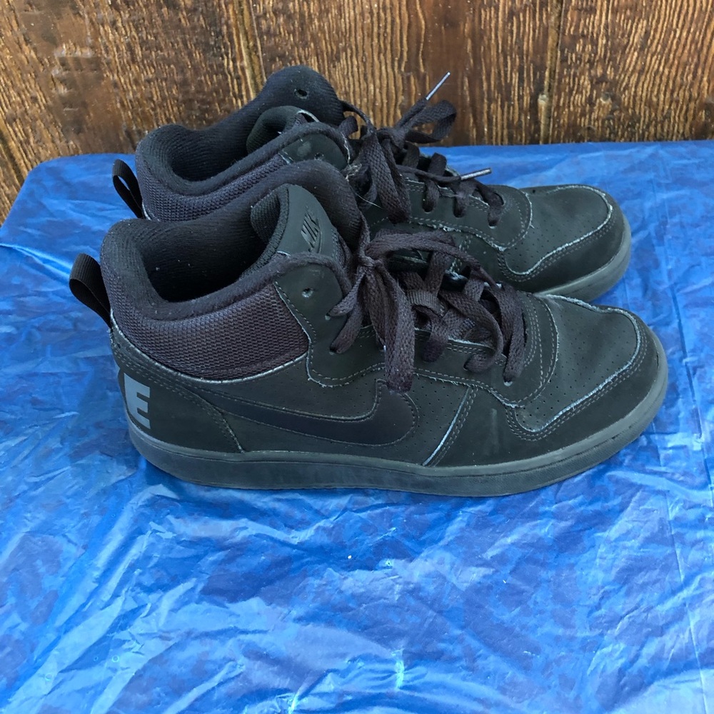 Nike Court Borough Mid Lace-Up High Top Basketball Shoes Youth US 6Y